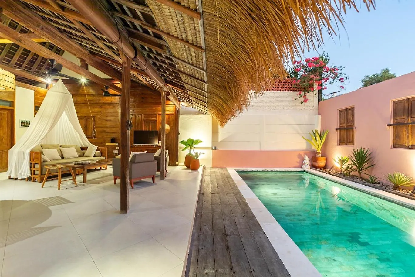Villa Madah - Secluded & Romantic Retreat 1Br Near Umalas With Private Pool & View Kerobokan